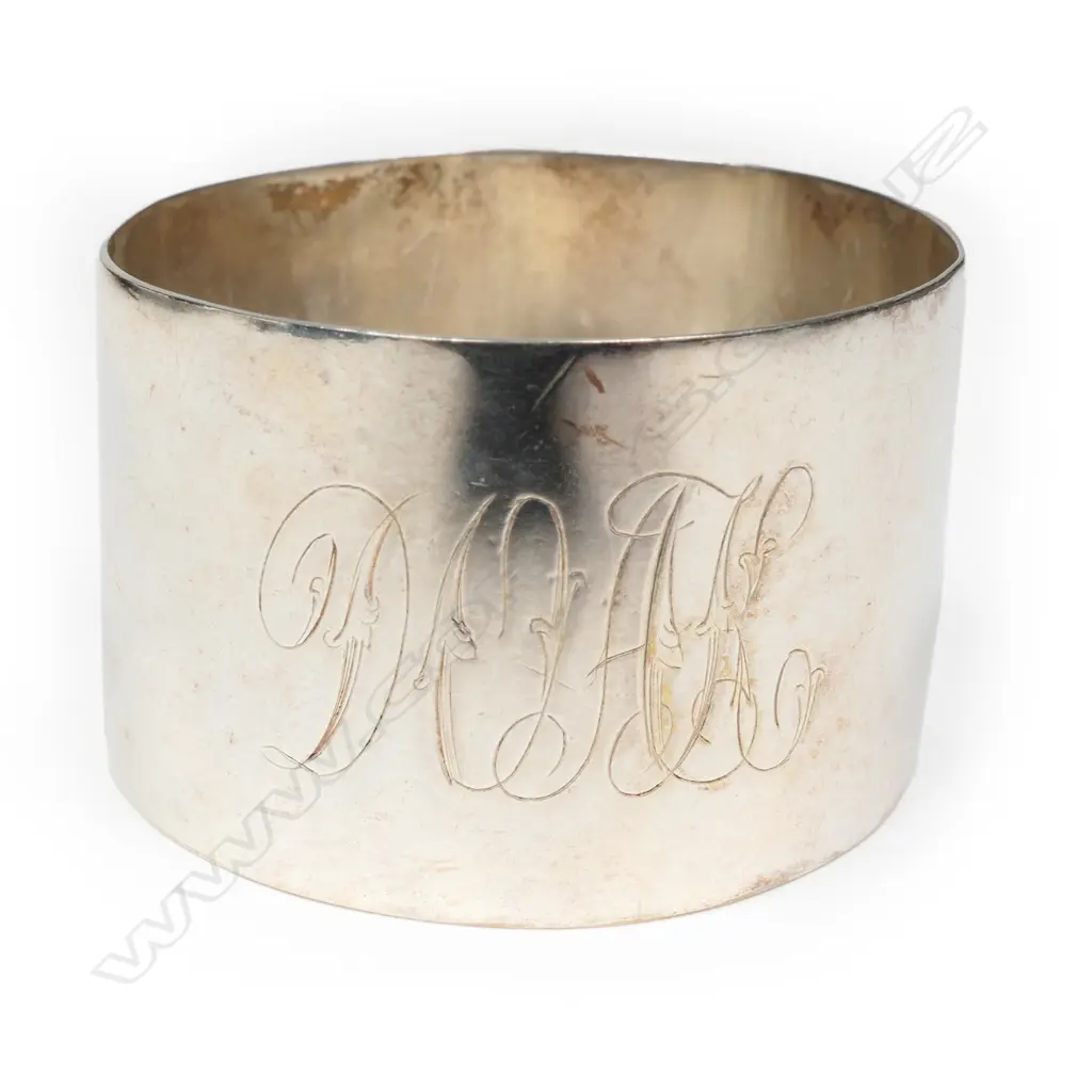 G. T. White (Christchurch) silver napkin ring, Image 1++